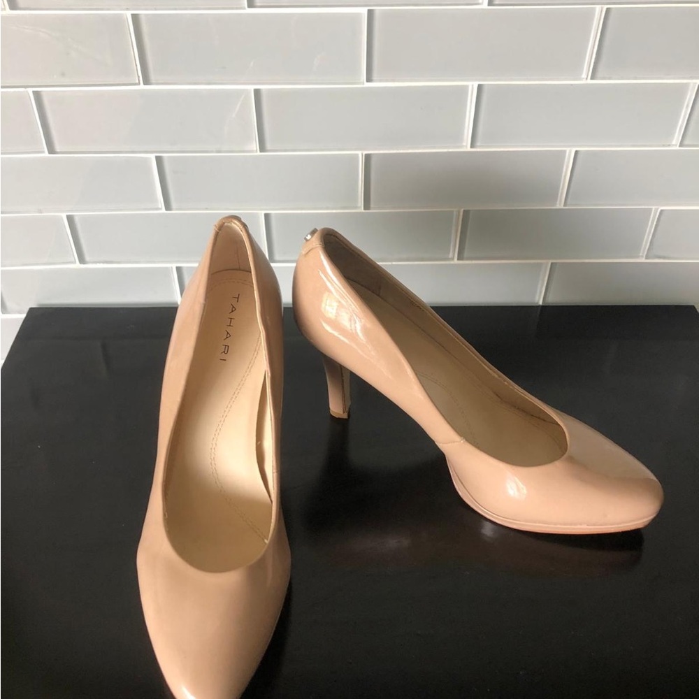 Tahari Women's Beige Heels,zise39